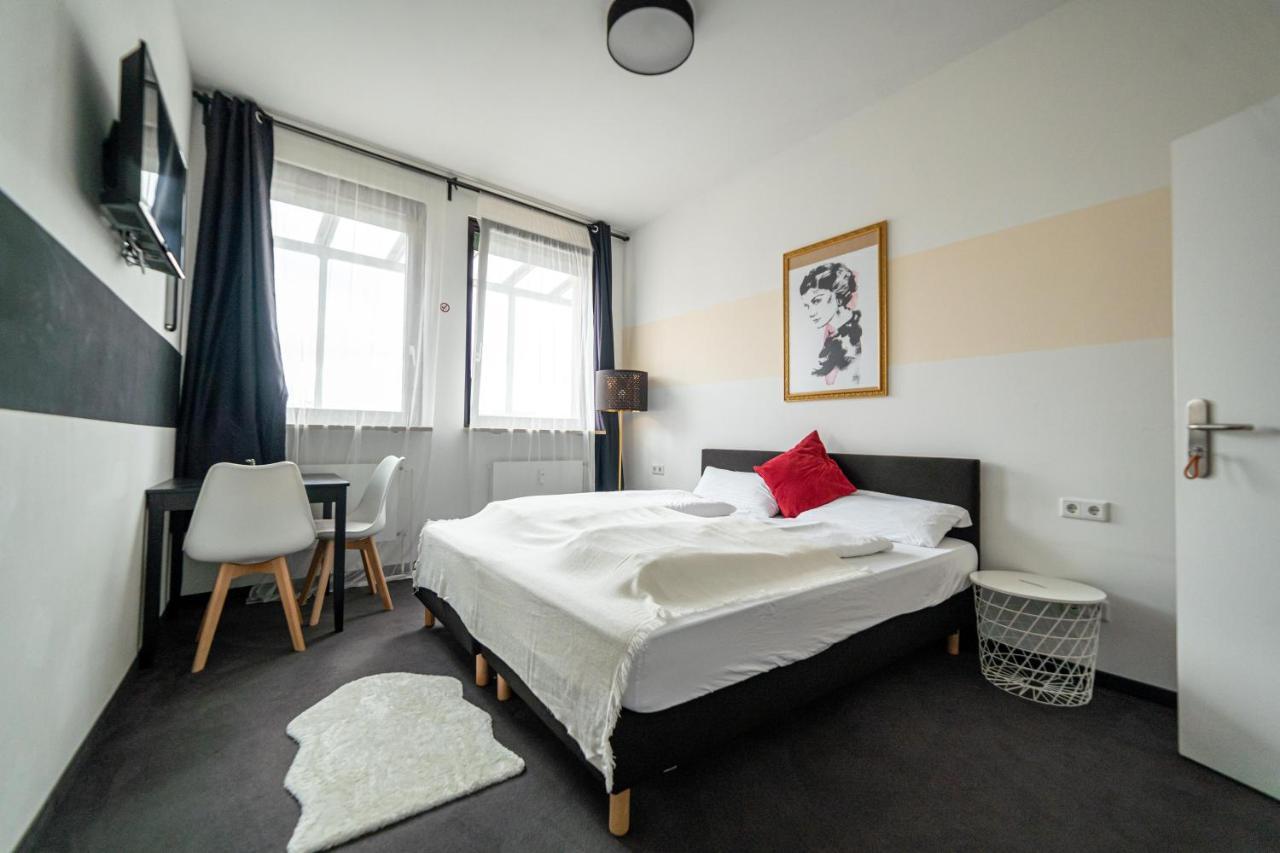 Full House Hostel Nurnberg - Shared Bath & Kitchen المظهر الخارجي الصورة