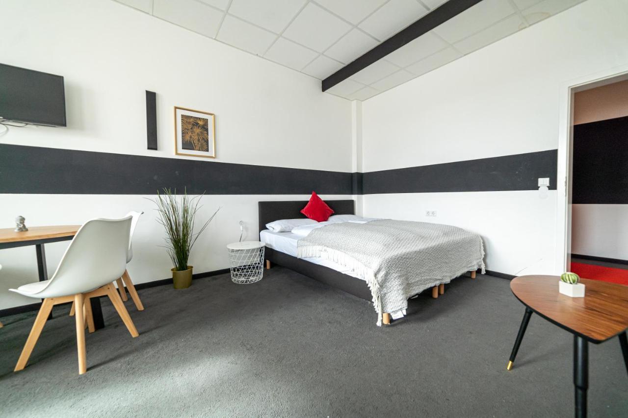 Full House Hostel Nurnberg - Shared Bath & Kitchen المظهر الخارجي الصورة